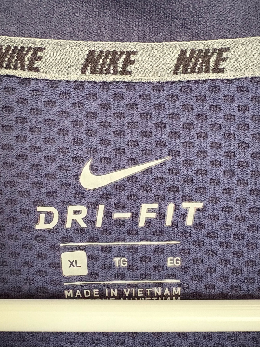 Nike Men’s Navy Long-Sleeve 1/4 Zip USA Pullover - Picture 6 of 7